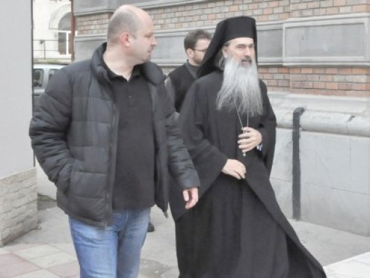 Ierarhul Tomisului slujeşte la Suceava